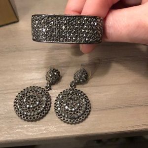 Double finger ring/ matching earrings